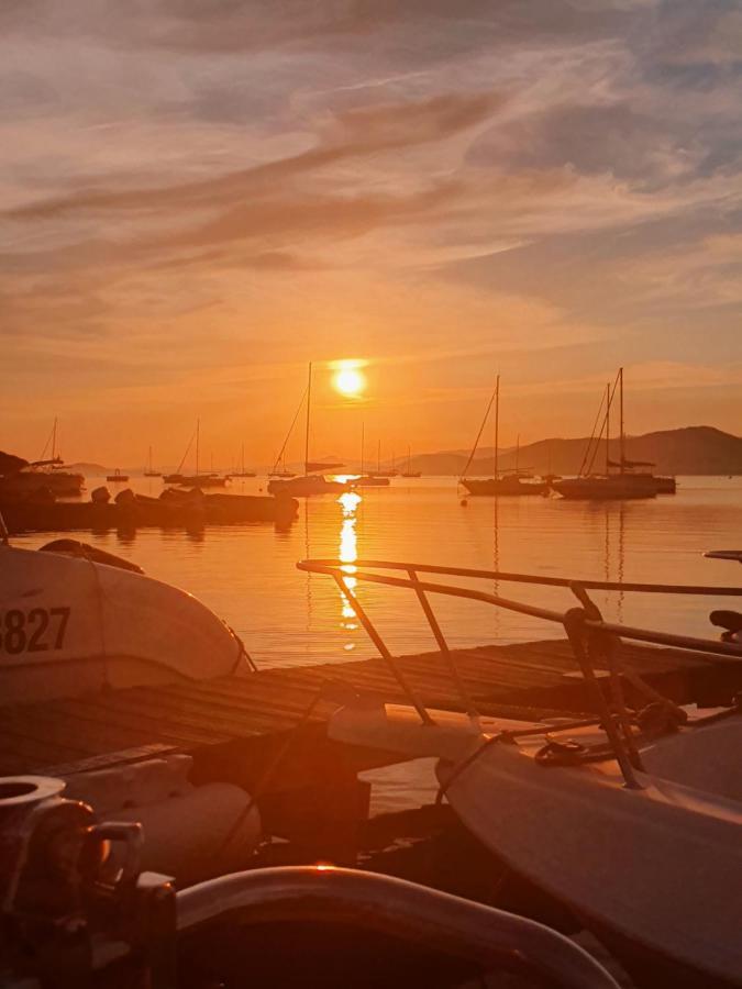 Porquerolles - Nuit Insolite A Bord Du Defi Fou Buitenkant foto